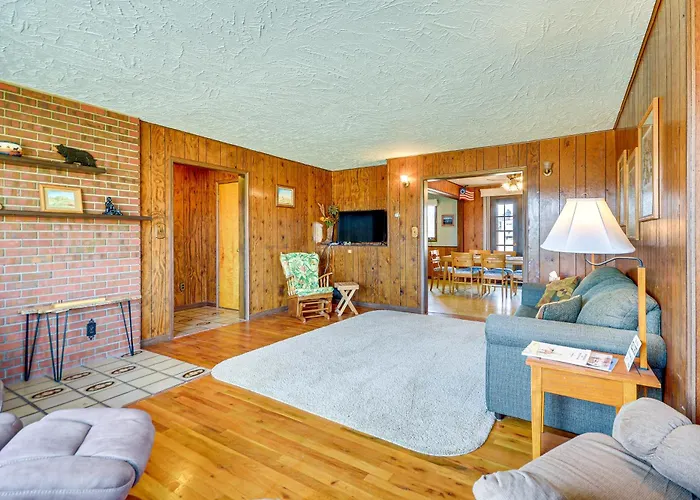 1 Mi To Hot Springs State Park: Rustic Wyoming Gem Holiday home