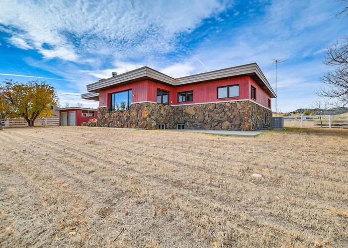 Holiday home 1 Mi To Hot Springs State Park: Rustic Wyoming Gem *