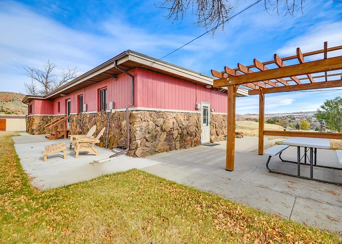 Holiday home 1 Mi To Hot Springs State Park: Rustic Wyoming Gem *